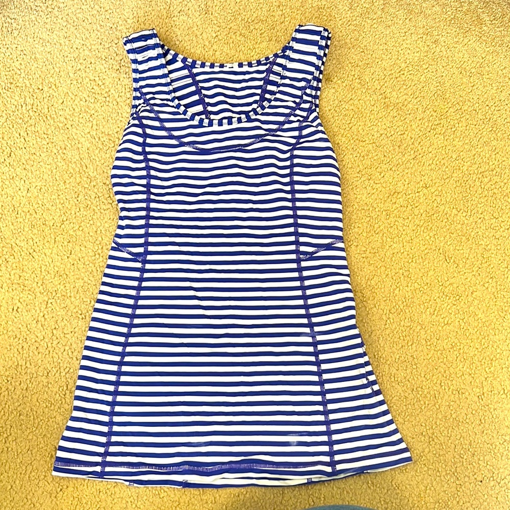 Lululemon workout top- (re-poshing)